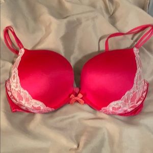 Victoria’s Secret Very Sexy Push-up bra 34DD